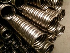 不锈钢金属波纹管厂家为您揭晓不锈钢金属波纹管是否能用钢管代替